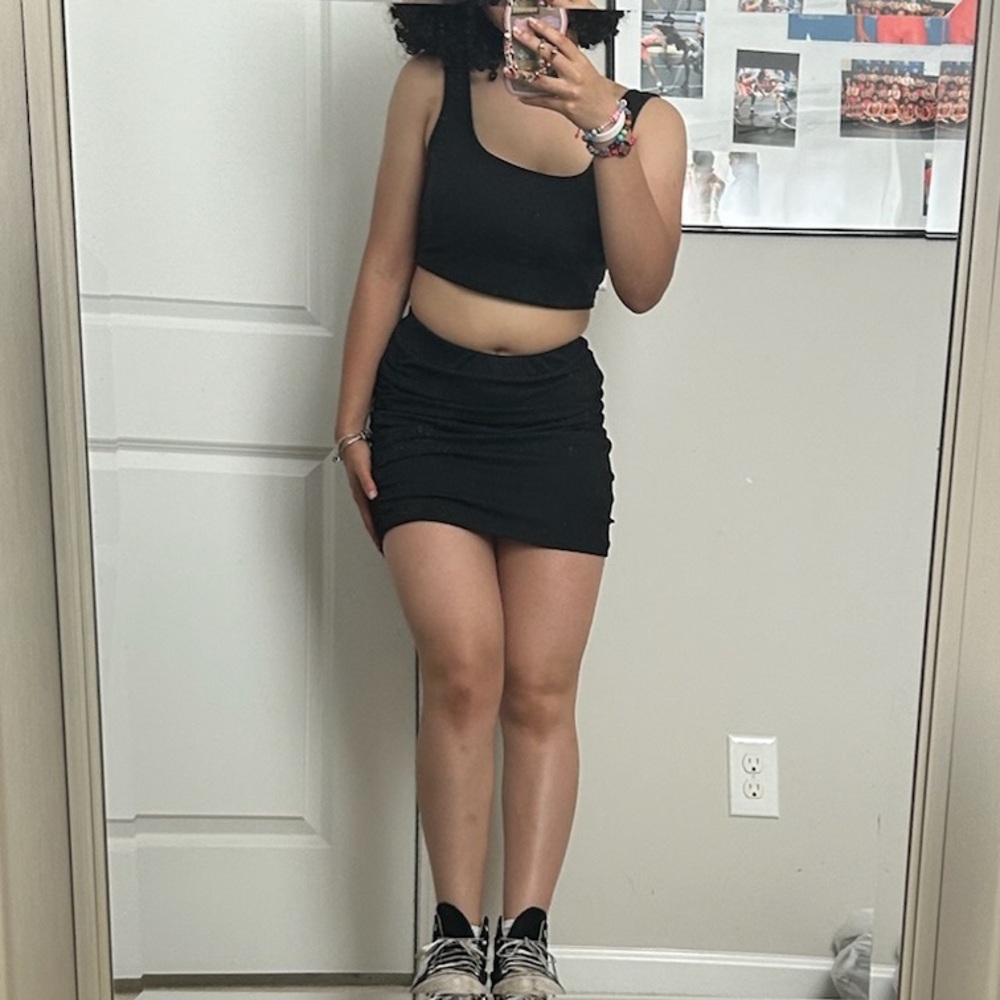 Cute black skirt 🖤🍒